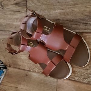 Air Underground Sandal Woman Size 8M
